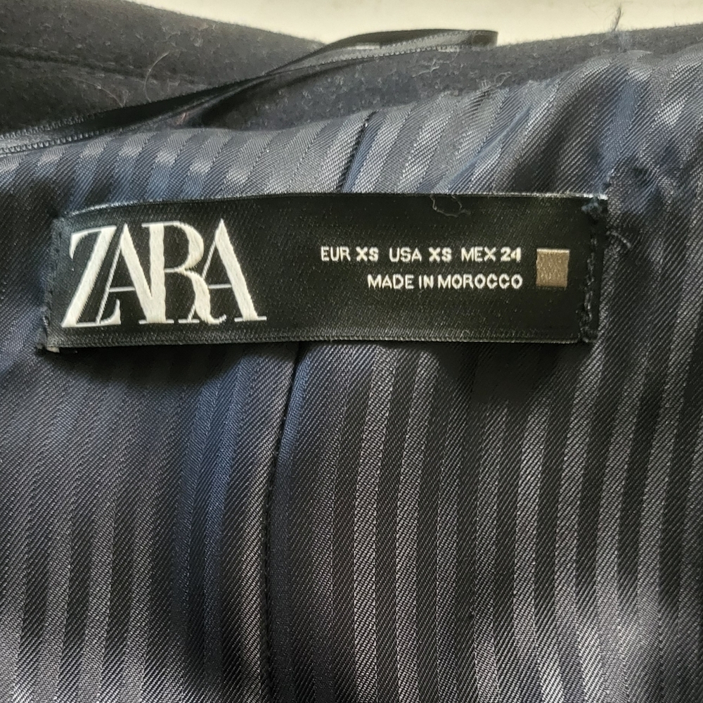 Zara Women's Navy Blue Sleeveless Vest - Picture 16 of 16